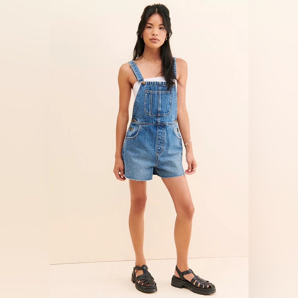 NWOT Rolla's Mirage Medium Wash Shortalls